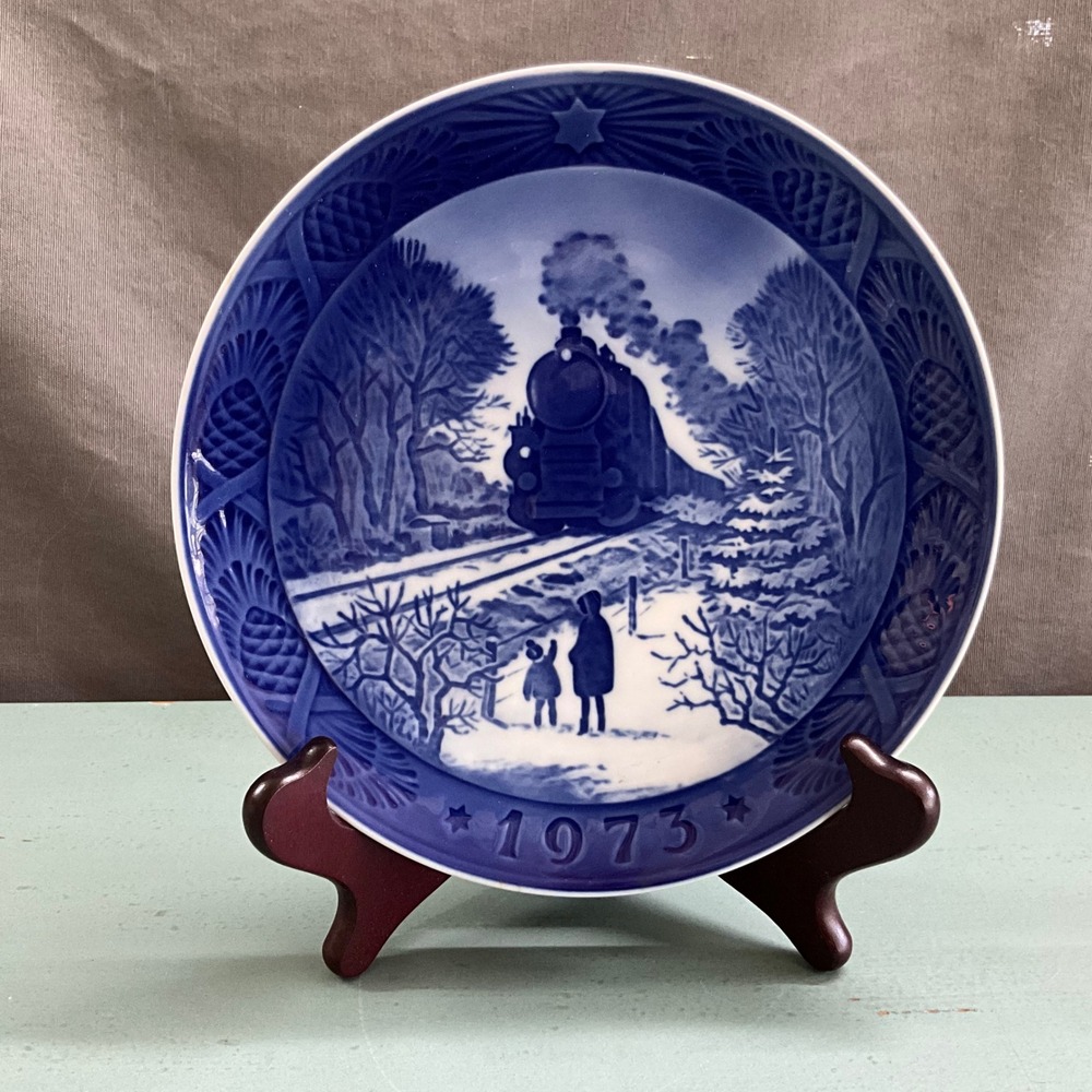 Royal Copenhagen 1973 Christmas Plate Going Home For Christmas Train Blue White